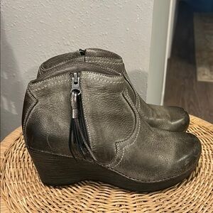 Dansko Veronica Pewter Gray Wedge‎ Boots Western Leather